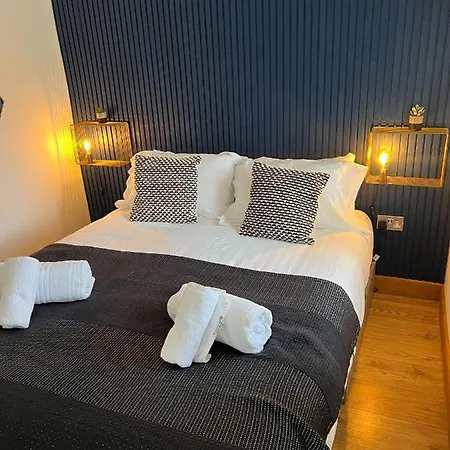 The Little By Truabode Lets & Short Lets Newquay - Parking, Wifi & Pet Friendly